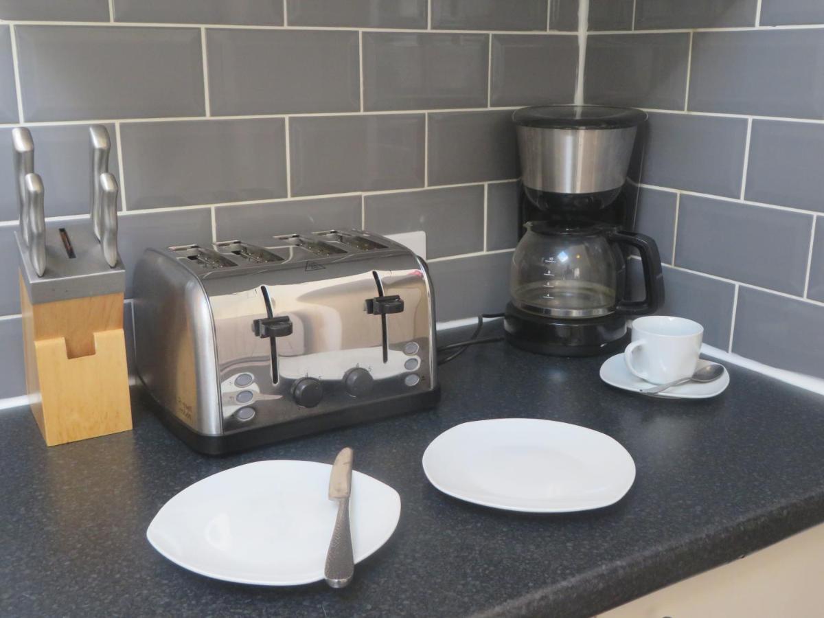 Entire 2 Bed Ground Floor Apartment Central But Quiet Newmarket  Kültér fotó