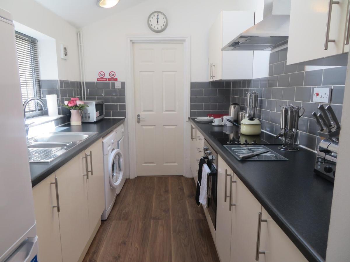 Entire 2 Bed Ground Floor Apartment Central But Quiet Newmarket  Kültér fotó